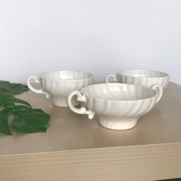Other - 💝 $1 when Bundled 💝 Beautiful tea set w/dish